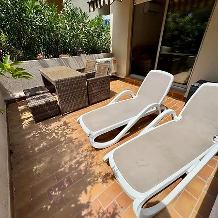 Διαμέρισμα Avec Terrasse, 150m De La